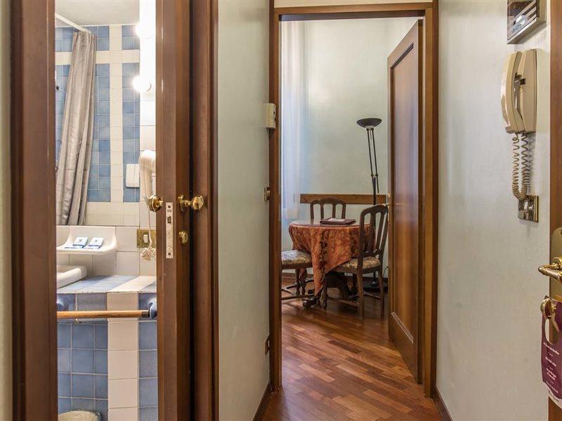 Hotel Piccola Fenice Венеция Екстериор снимка