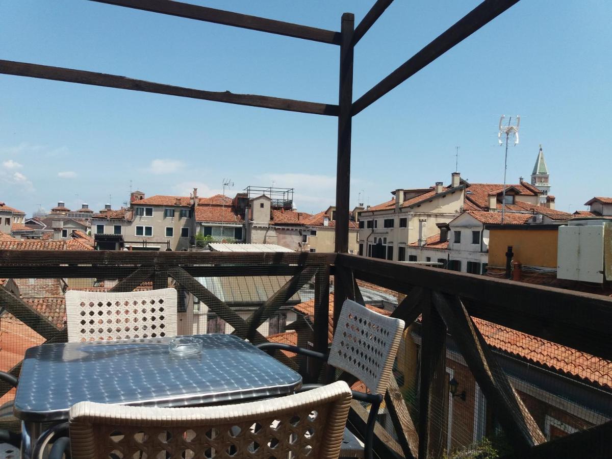 Hotel Piccola Fenice Венеция Екстериор снимка