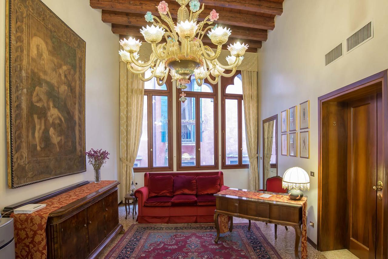 Hotel Piccola Fenice Венеция Екстериор снимка