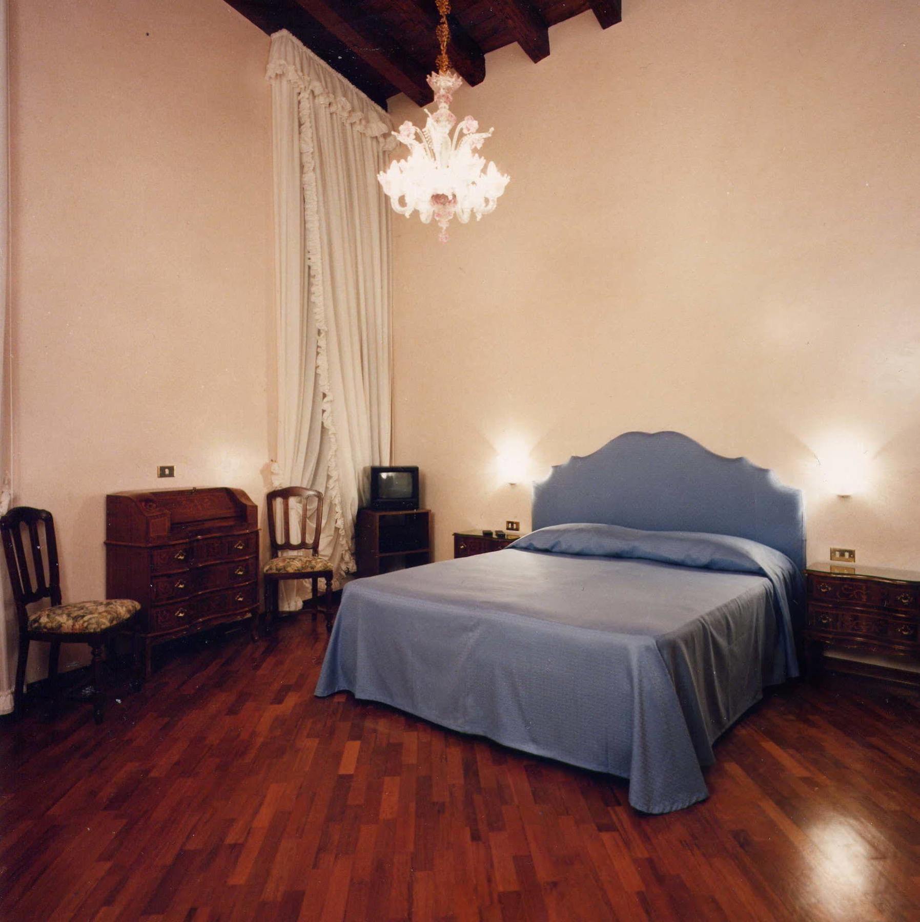 Hotel Piccola Fenice Венеция Стая снимка