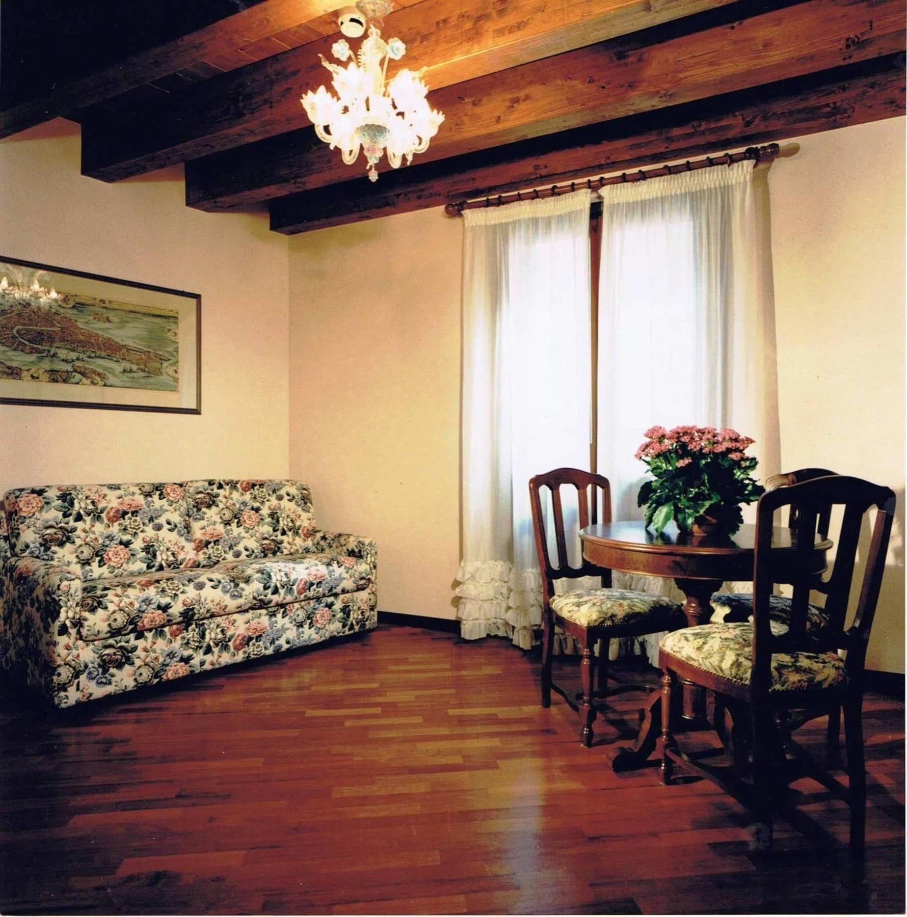 Hotel Piccola Fenice Венеция Екстериор снимка
