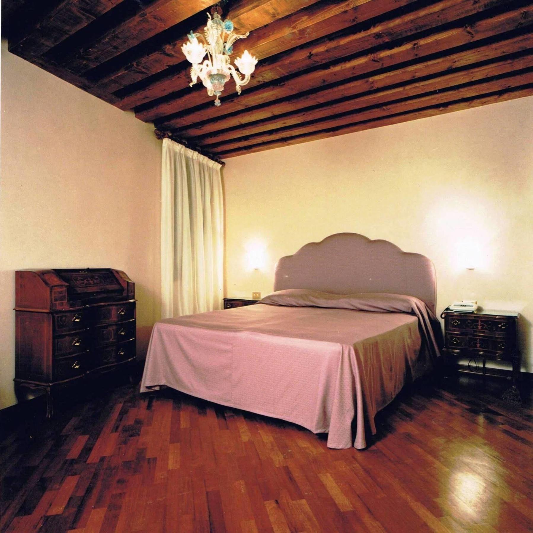 Hotel Piccola Fenice Венеция Екстериор снимка